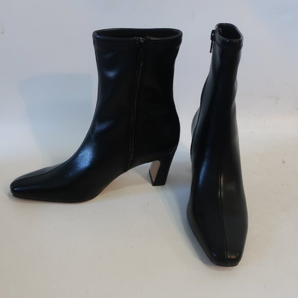 NWOB Womens Steve Madden Willah Black Faux Leather Ankle Zip Heeled Booties 7 - Picture 3 of 14